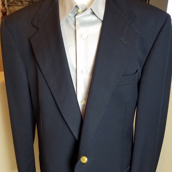 Hart Schaffner Marx Other - Hart Schaffner Marx Gold Trumpeter Blazer Navy